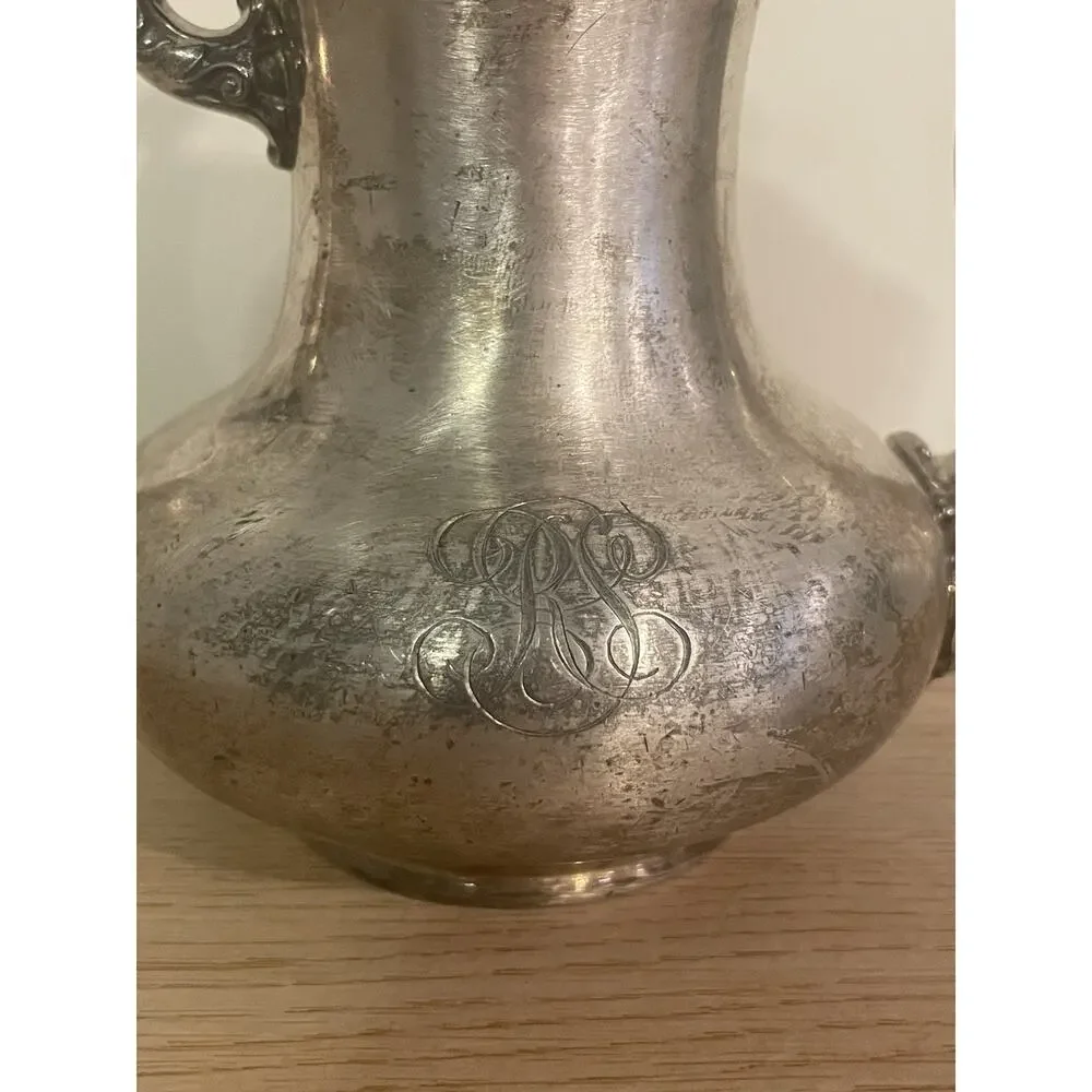 VTG 6” Meriden B. Company Silverplate Victorian Fleur de Lis Teapot #912 READ